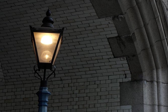 London Jack the Ripper Guided Tour with Ripper-Vision - The murder route around Whitechapel, with six cases in one evening