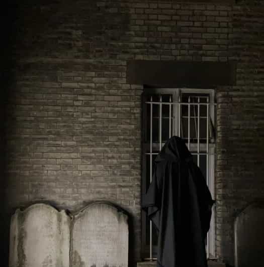 London: Jack the Ripper Tour and Underground Prison in Spanish - Should you book? My straight answer