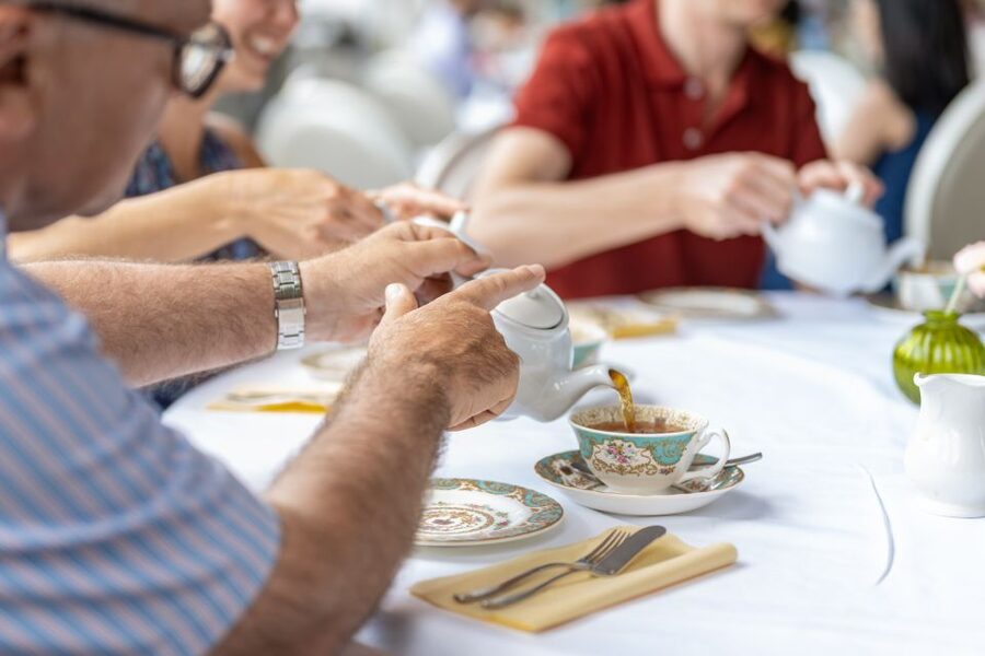 London: Kensington Palace Gardens Tour with Royal High Tea - Royal family stories you can picture, from Diana to the next generation