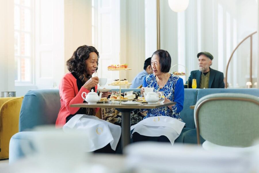London: Kensington Palace Tour, Guard Change & Afternoon Tea - Meeting up near Horse Guards, then walking into the royal core