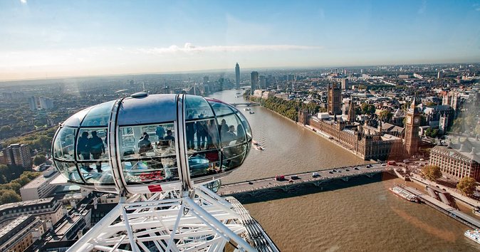 London Landmark Walking Tour & Ride The London Eye - Buckingham Palace, Green Park, and a possible Changing of the Guard moment
