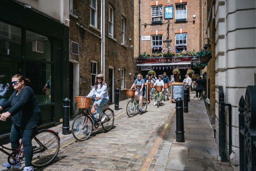 London: Landmarks & Secrets Bike Tour with Pub & Street Art - Westminster side streets: why legal graffiti zones matter here