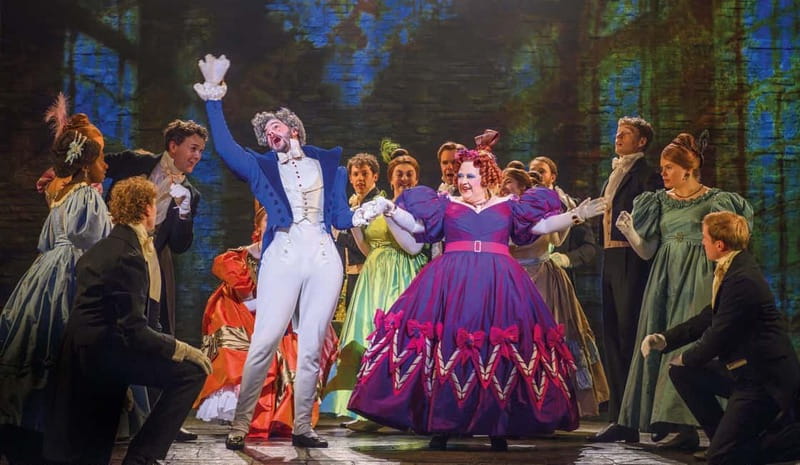 London: Les Misérables and 3-Course Meal & Sparkling Wine - Key Points Before You Go