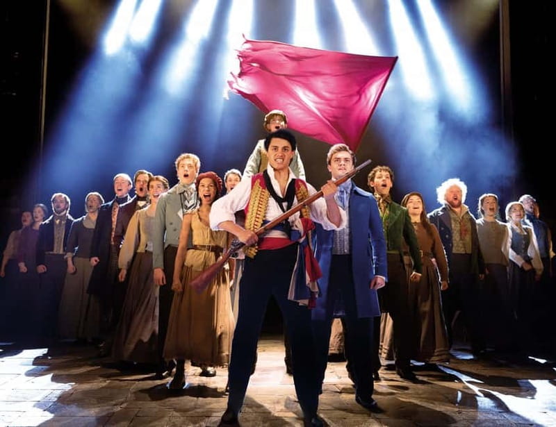 London: Les Misérables and 3-Course Meal & Sparkling Wine - Sparkling Wine at 5 PM, Small Detail, Big Benefit
