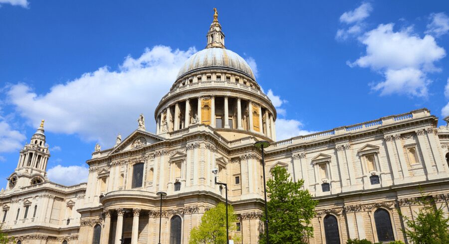 London: London Sightseeing Walking Tour with 30+ Sights - Westminster Abbey and St Margaret’s Church, seeing the sacred landmarks from the street