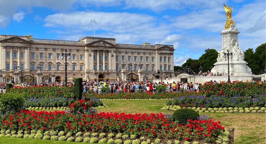 London: London Sightseeing Walking Tour with 30+ Sights - St Paul’s Station to the Square Mile, why this start works
