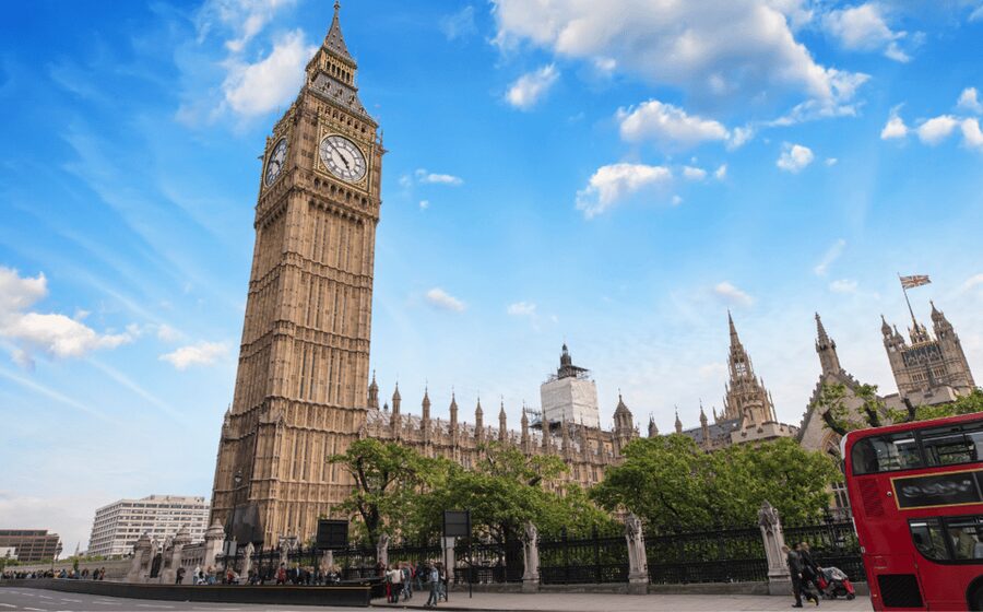 London: London Sightseeing Walking Tour with 30+ Sights - Financial London highlights, Bank of England and the Royal Exchange area
