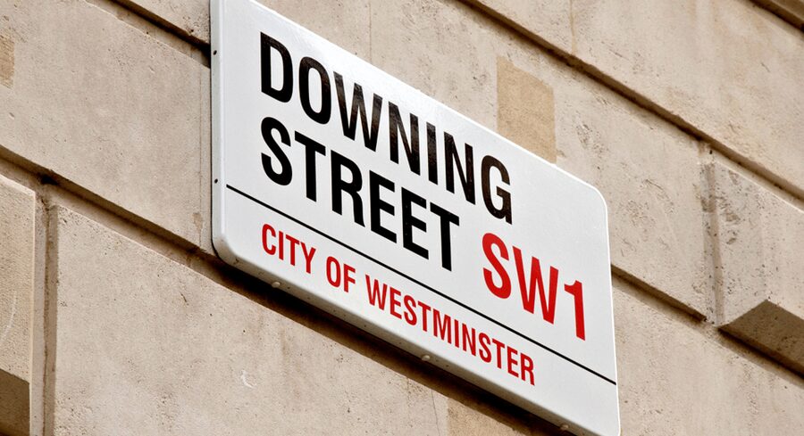 London: London Sightseeing Walking Tour with 30+ Sights - The Monument and the Thames, the easy-to-feel turning point
