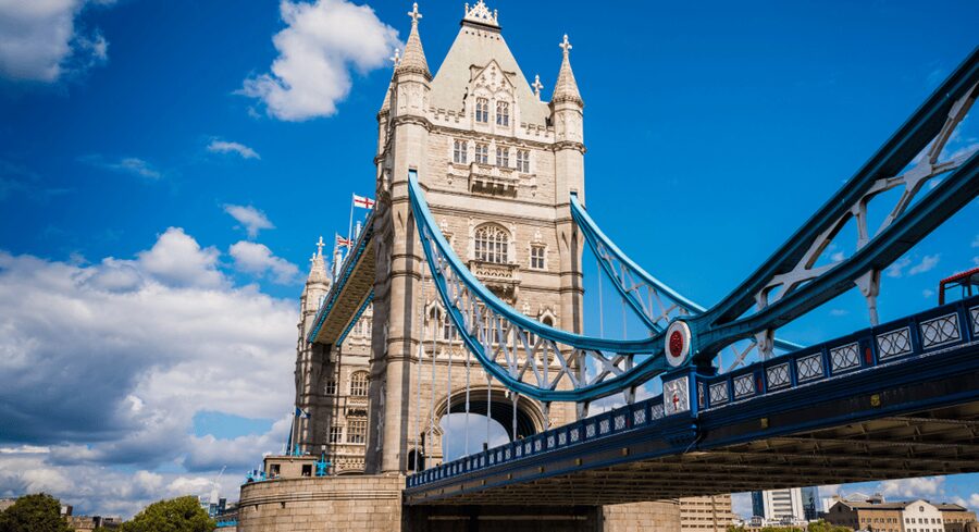 London: London Sightseeing Walking Tour with 30+ Sights - Tower Bridge and Tower of London, the stops that sell the whole day