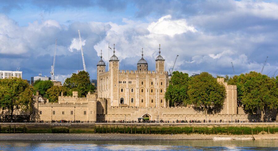 London: London Sightseeing Walking Tour with 30+ Sights - The Tube ride to Westminster, why it’s worth doing once