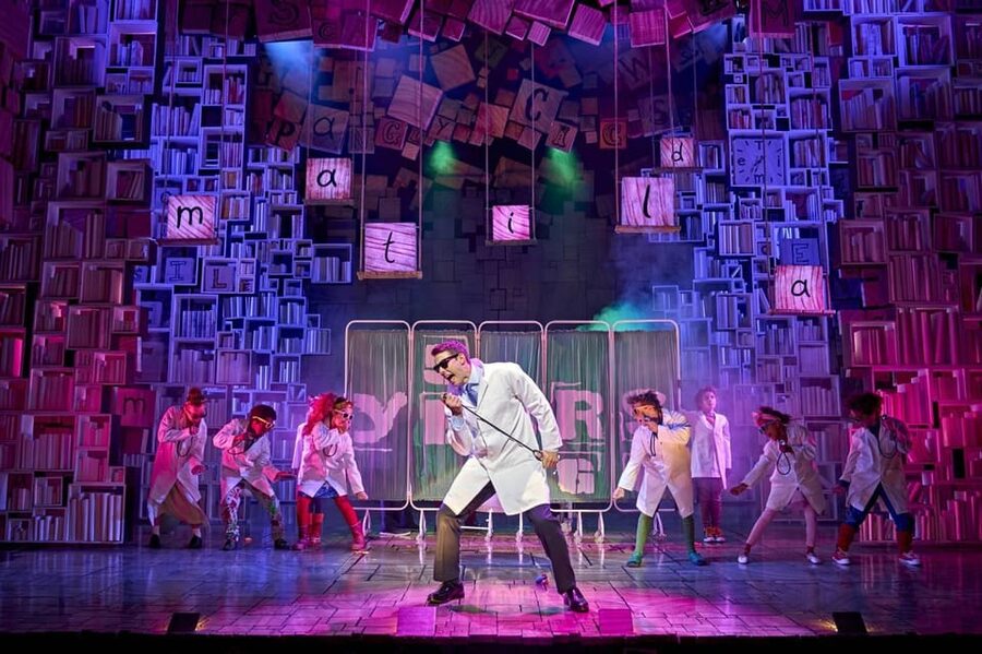 London: Matilda the Musical & 2-Course Pre-Show Meal - The short walk to Cambridge Theatre, and why 5 minutes is a big deal