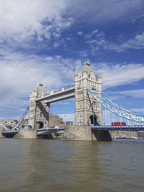 London: Medieval History Walking Tour from The Tower - Following the Thames to the Millennium Bridge and St Paul’s