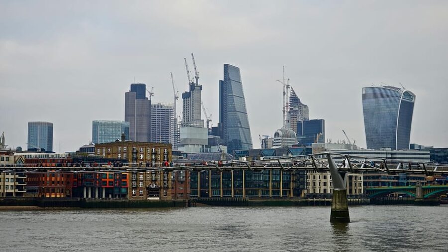 London: Modern Architecture & Building Guided Walking Tour - The NLA finish: free scale models and skyline context