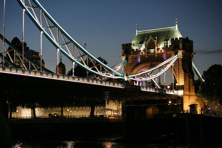London: Murder Mystery Cruise With 3-Course Dinner - Quick hits before you go