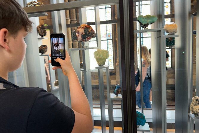 London Natural History Museum with Dinosaurs Gallery Private Tour for Kids - A 2.5-hour private intro to London Natural History Museum’s big hits