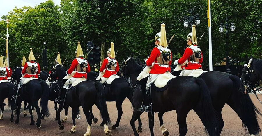 London: Palaces and Parliament Walking Tour - Starting Outside The Ritz: How You’ll Meet Your Guide
