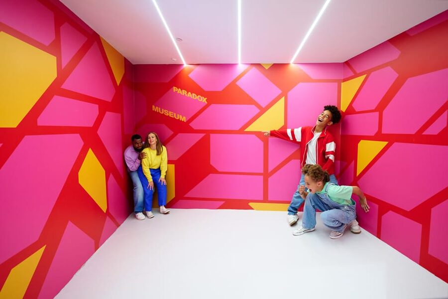 London: Paradox Museum Entry Ticket - Knightsbridge meet-up: finding Paradox Museum without stress