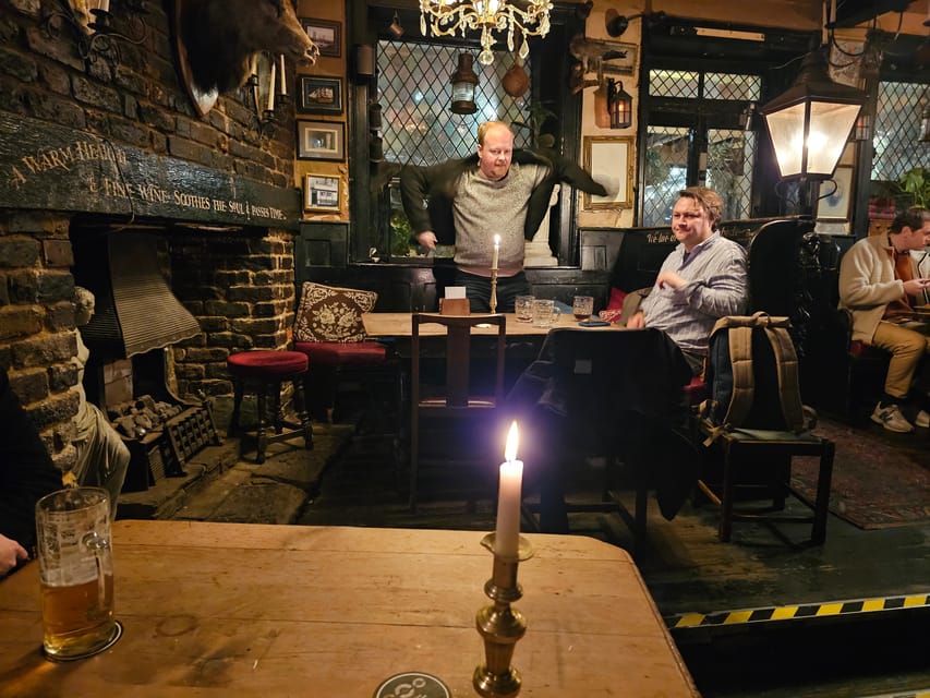 London: Pilgrims and Pirates Historical Pub Tour - The Thames Tunnel crossing and why it changes the mood
