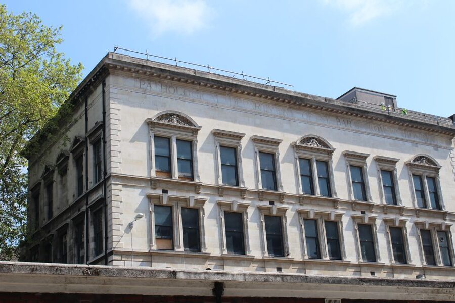 London: Private 3-Hour Sherlock Locations Tour by Black Taxi - Why a Sherlock Black Taxi tour feels better than a bus stop