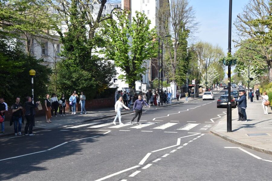 London: Private Beatles Taxi Tour - Why a private Beatles taxi tour beats a DIY walk