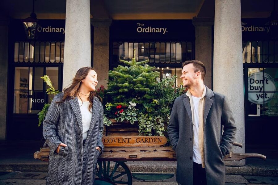 London: Private Couples Photography Session with Landmarks - Should You Book This Big Ben Couples Photoshoot?