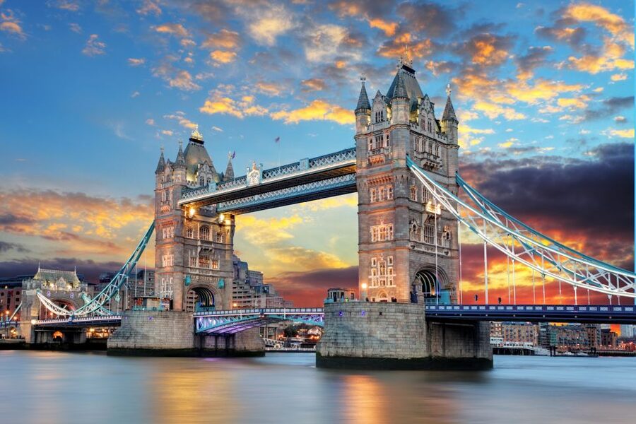 London: Private Guided Tour of Top Highlights by Car - Tower of London: ravens, medieval power, and outside-only vs guided entry