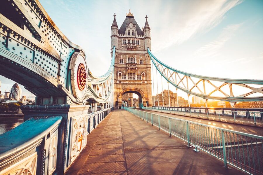 London Private Jewish History, Synagogues and Holocaust Tour - Seeing the Tower Hill to Tower of London Context Without Getting Lost