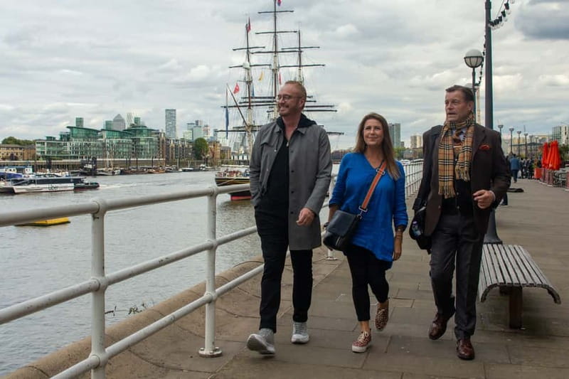 London: Private & Personalized Tour with a Local Insider - Hotel pickup and a walking tour you can actually steer