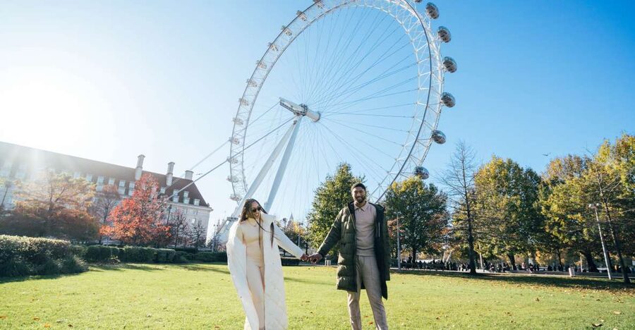 London: Private Photo Session in Westminster - Big Ben stop: getting the framing right without chaos