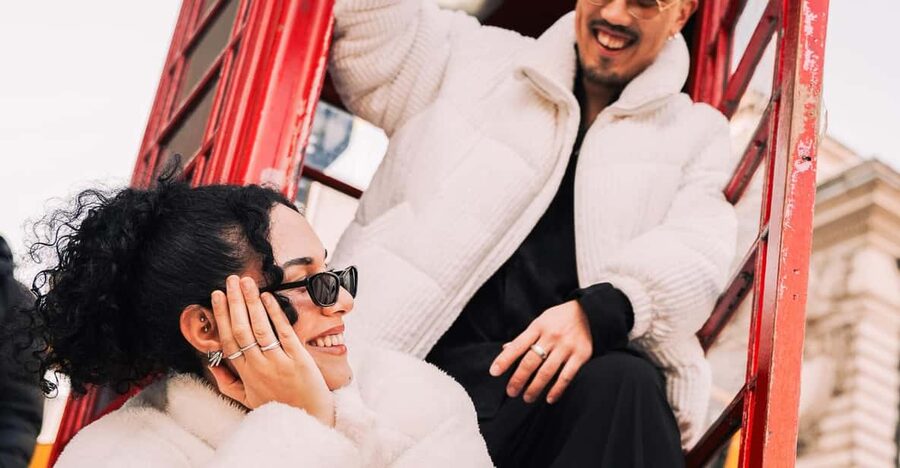 London: Private Photography with Professional Photographer - Route 3: Notting Hill for Colorful Streets and Easy-Wearing Portraits