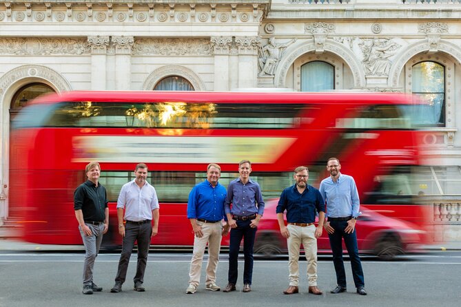 London - Private Photoshoot with a Top-Rated Local Photographer - What you get: 20 to 65 edited photos and a 5-day turnaround
