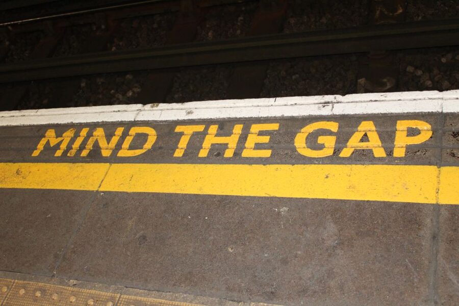 London: Private Underground and Tube Tour - The Oldest Stretch of Railway Line and the “Mind the Gap” Lesson