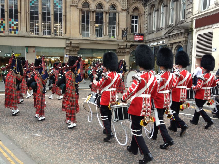 London: Private Walking Sightseeing Tour - Starting your London day at 10:00, with a plan that can bend