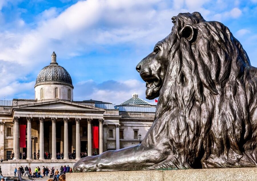 London: Private Walking Tour in Spanish - Piccadilly Circus to Trafalgar Square: West End energy on foot