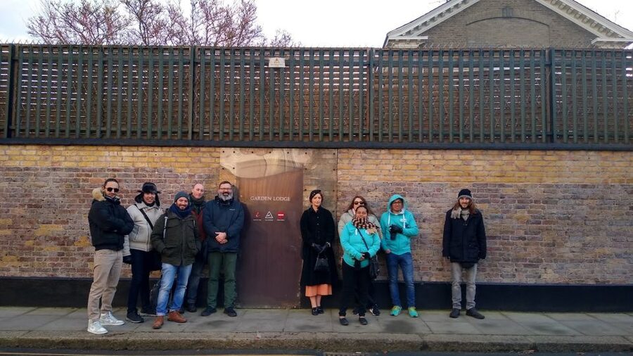 London: "Queen" Highlights Walking Tour - The university stop, where meeting up turns into a band