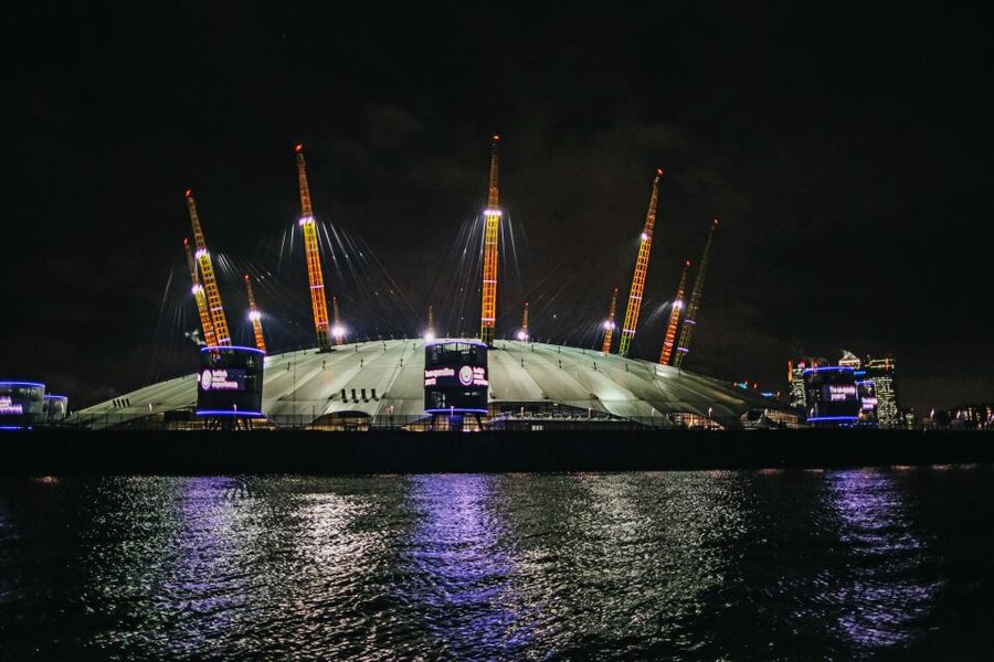 London: River Thames Dinner Cruise - Comfort on board: smooth sailing, weather reality, and seat choices
