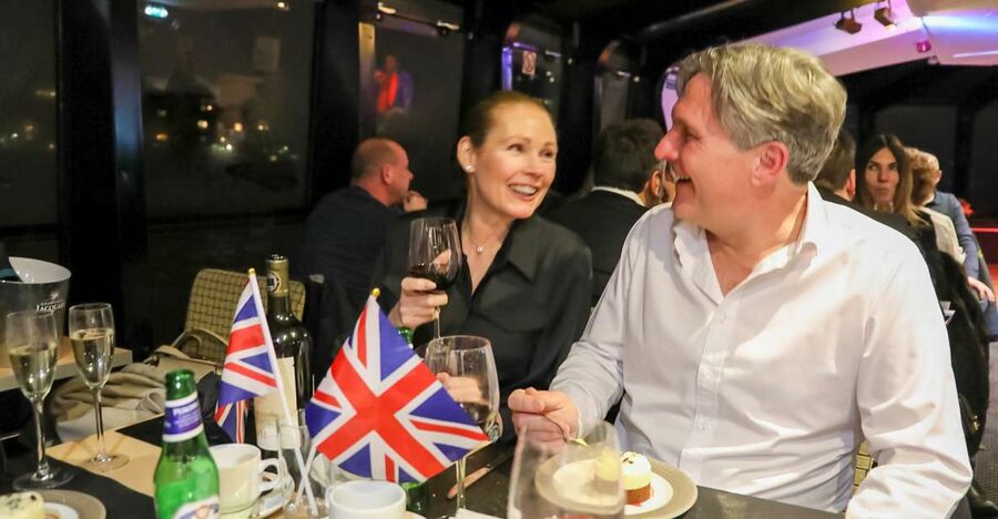 London: River Thames Dinner Cruise - Who should book this Thames dinner cruise?