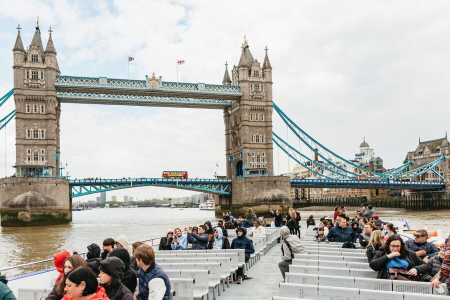 London: River Thames Hop-On Hop-Off Sightseeing Cruise - St Paul’s, Tate Modern, And Shakespeare’s Globe: The River’s Best City Mashup