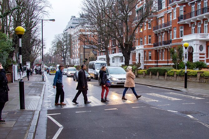 London Rock Legends Tour including Abbey Road - Abbey Road crossing and St Johns Wood: your two must-see stops, timed for photos