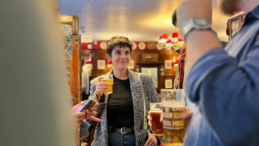 London: Royal Historic Pubs Walking Tour - What you get for $39: value in beer, stories, and time