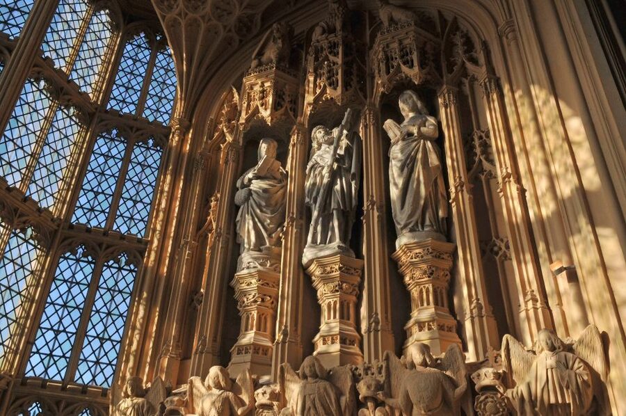 London: Royal Tour with Westminster Abbey & Afternoon Tea - Coronation context: why King Charles III matters in your visit
