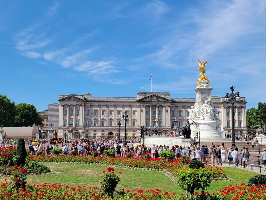 London: Royal Walking Tour and Buckingham Palace Audio Tour - Price and value: is $100 a fair trade in London?