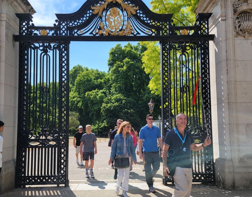 London: Royal Walking Tour and Buckingham Palace Audio Tour - Who should book this tour, and who should skip it