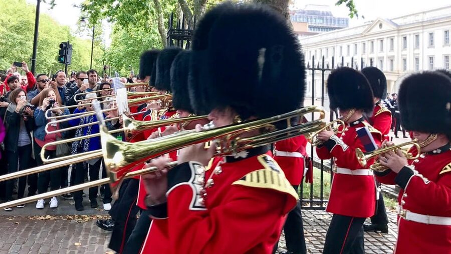 London: Royal Walking Tour with Guard Change & Royal Mews - How much walking is it, and what should you wear