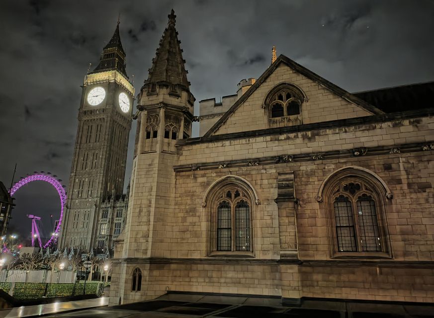 London : Royal Westminster By Night Walking Tour - Horse Guards Parade and Westminster Abbey: the solemn side of the city
