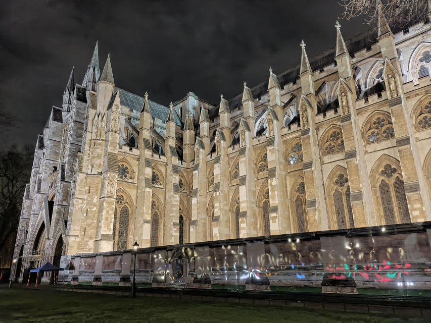 London : Royal Westminster By Night Walking Tour - Banqueting House and the Charles I site: a stop that changes the tone