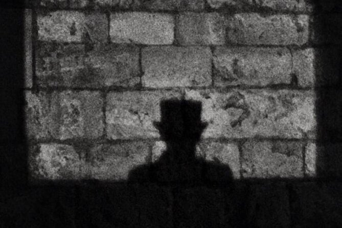 London's Ghosts & Gruesome Past Nighttime Walking Tour - Safety, comfort, and managing the night walk