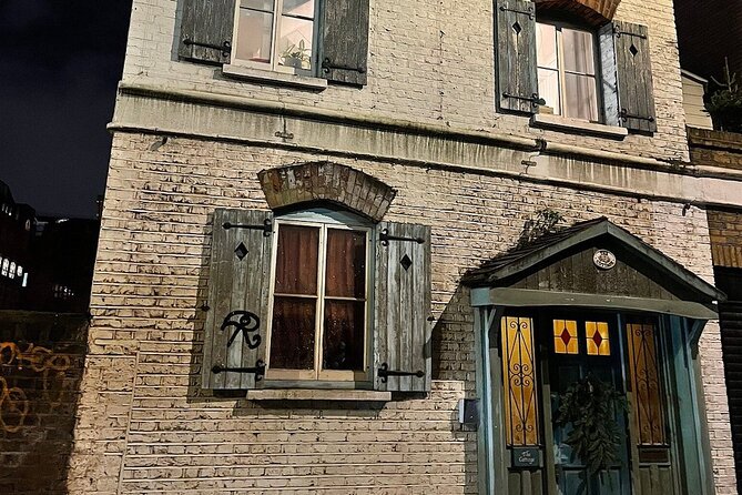 London's Ghosts & Gruesome Past Nighttime Walking Tour - Where you start, where you end, and how to get there fast