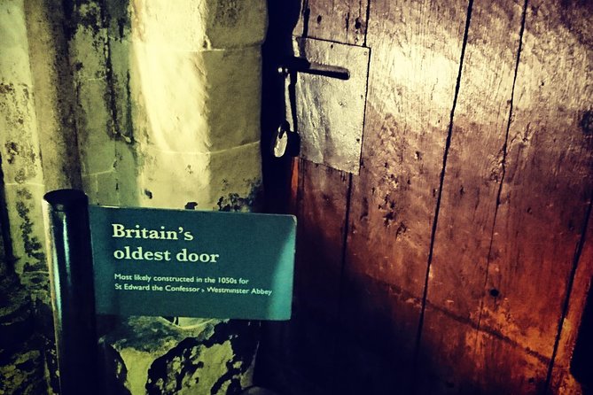 London's Hidden Gems and Secret History Private Guided Tour - Ye Olde Cheshire Cheese: Dickens warmth, a parrot story, and old cellars