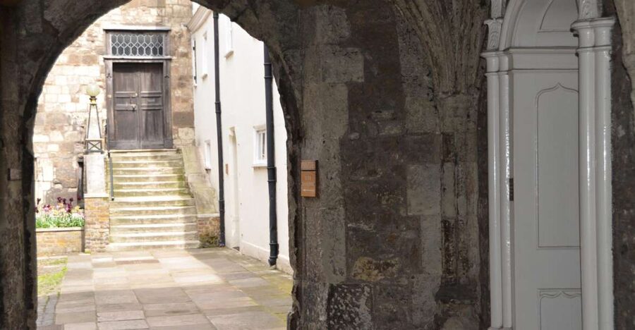 London's Hidden Treasures Tours by Black Taxi Cab - 4 hours vs 8 hours, and how the $673 group price plays out